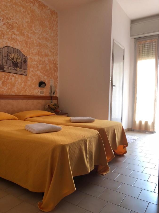 Hotel Serenella Vintage Rimini Exterior foto