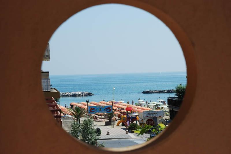 Hotel Serenella Vintage Rimini Exterior foto